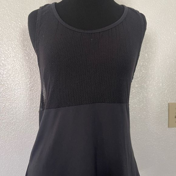 Fabletics Tops - FABLETICS SANDY PERFORMANCE TANK